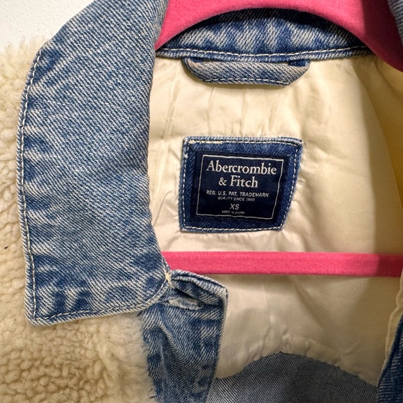 Abercrombie & Fitch Blue and Cream Jean Jacket - Picture 4 of 5